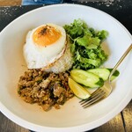 ヴァジ スパイス - レモングラスガパオ