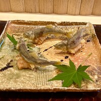日本料理 かしづき - 米粉で揚げた天竜川の鮎　梅肉おろし