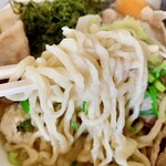 麺屋　たか - 平打ち細麺がスープに良く絡んでめちゃくちゃ美味しい