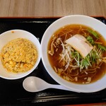 中華101 - 料理写真:令和6年6月 営業時間(10:00〜21:00)
中華そば 税込470円
半チャーハン 税込220円