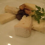 TATEYAMA イタリア食堂 - イタリアンチーズ3種類は食べていませんが、相席の方がオーダーしたものです