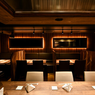 ゆったり寛げる大人の隠れ家。接待、デートやお祝いの日にも。