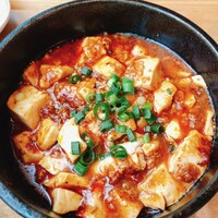 盤古殿 コレド日本橋店 - 麻婆豆腐鉄板仕上げ