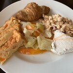 ナチュラルビュッフェ ユコーネ - 野菜のフリッタータ、クロワッサン