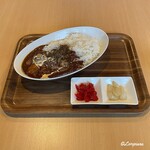 Pekko chan - ビーフカレーと福神漬と辣韮