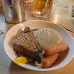 きしうどん - 厚揚げ・大根・ウィンナー