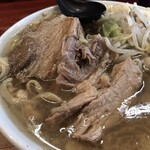 ラーメン二郎 - 大きく分厚い豚。今日も最高です！