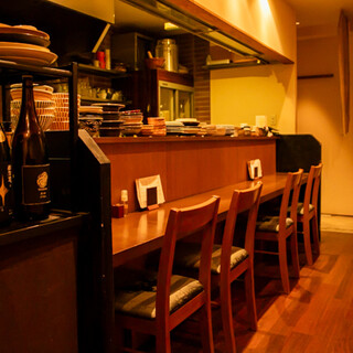 静かな時間が流れる居心地の良い空間。お1人様も大歓迎