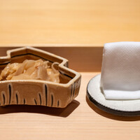 鮨仙八 - 2024.5 ガリ（生姜の甘酢漬け）とお手拭き