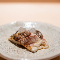 鮨仙八 - 2024.5 北海道産〆鰊（にしん）炙り新玉葱乗せ