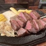 元町RUKE - 和牛サーロイン　お肉多めにしてくださいました。但馬牛のめちゃくちゃ良いお肉。これ以上柔らかいとダメという限界の柔らかさ。お肉の旨み脂が溢れ出してきます。