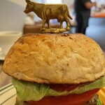 Golden Gate Burger - 『自家製ベーコンアボカドチーズバーガー¥1,650』
                        ※lunch drink
