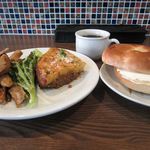 ユルリサロン×ハナウタカフェ - 挽き肉とジャガイモの重ね焼き＋蓮根と鶏肉の蜂蜜米酢の炒め煮＋ベークルとクリームチーズ