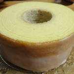 クラブハリエ B-スタジオ - 厚みが焼きたてバームの2倍近くあります