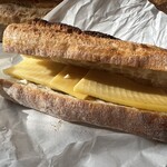 ベッカライ・ブロートツァイト - コンテチーズサンドイッチ