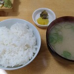 ふくえもん - ご飯の炊き方も好い。あら汁付き。