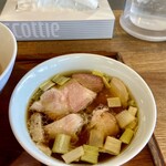 ヨコクラストアハウス - つけスープ、燻製チャーシューが一杯