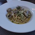 ラ ビストリア - アサリと塩コンブのパスタ