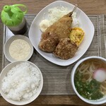 うどん家 丸孝 - アジフライ1枚＆大ぶり唐揚げ2ケもあり堪らない定食♪うどん{小うどん}です→通常はこのサイズです。