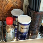 法隆 - 卓上の調味料