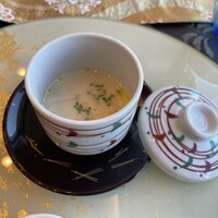 新宿 星のなる木 - 【百花繚乱】名物茶わん蒸しや和三盆プリンなど人気　昼懐石＋乾杯ドリンク
                    温物　黒トリュフの茶碗蒸し
                    男爵芋餡掛け　若鶏　シブレット