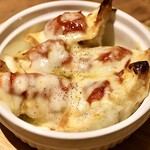 餃子とスパークリング バブルス - ピザ餃子