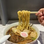 Ramen KURUMU - 肉ワンタン麺黒