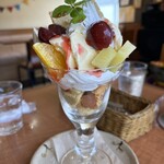 カフェ・キャラバン - フルーツシフォンパフェ