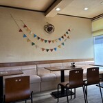 カフェ・キャラバン - 内観