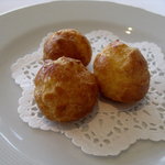 オテル・ド・ヨシノ - 【アミューズ】チーズのシュー