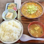 もつ煮屋 日の出食堂 - 