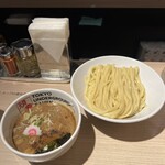 東京アンダーグラウンドラーメン 頑者 - 