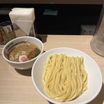 東京アンダーグラウンドラーメン 頑者 - 