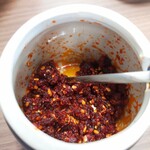 鬼ヤンマ - 中身はニンニクの効いた「辛みそ」でした！韓国辛子のパンチ粉入り！だそうです！