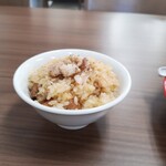 鬼ヤンマ - 「特製肉めし」ちっちゃい!甘塩ぱい後味が残ります！「炒飯」ではないです！