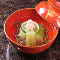 賀茂瓜と芋茎の吉野仕立て