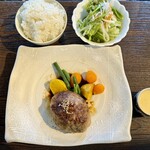 ビストロ黒屋 - 黒屋ハンバーグランチ ¥1200 名物のコーンスープもついてる！