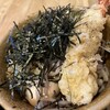 なぜ蕎麦にラー油を入れるのか。 池袋西口店