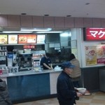 Makudonarudo - フードコート内にある「マクドナルド イオン野田店」。
                        