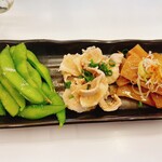 ラーメンとん太 - おつまみ3点盛り(メンマ、枝豆、バラ肉)