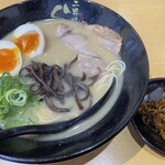 らーめん二男坊 - 料理写真:煮玉子らーめん＝850円