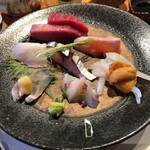 千ふく - 造り盛り合わせ(本鮪・トキシラズ・烏賊雲丹・？・鮎のせごし・？・鯖きずし)