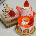 シャトレーゼ - プレミアム苺フレジェ626円、桃の節句チョコショート216円、苺と白桃のモンブラン421円