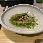 ビストロ　ボン・モマン - いさきのポワレ、あおさのソース仕立て。