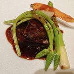 ラ シャンス - メインの長崎牛フィレとフォアグラ ロッシーニ仕立て　ソースベルグー