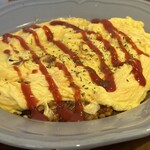 mel mel cafe. - 昔ながらのチキンケチャップオムライス。大盛りです。