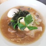 鶏×麦 らら - アップ！麺を少し柔らか目にして、一気にツルツル〜ツルツルと食べると美味しいヨ、残ったスープにはご飯をイン！