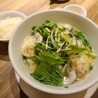 中華街 桂宮 - ランチのワンタン麺　ライス、デザート付き税込980円