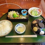 今朝 - 日替わりランチ 1320円 牛スジ肉豆腐