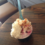 ジェラテリア アクオリーナ - 3種盛り トルタイングレーゼ カフェビアンコ ロイヤルテイスト（630円）